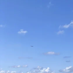 秋晴れの空